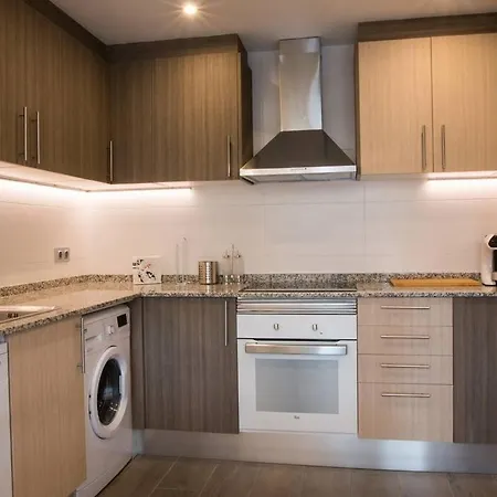 Seahomes Vacations - Seafront Fenals With Pkg Appartement Lloret de Mar