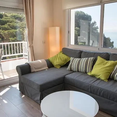 Appartement Seahomes Vacations - Seafront Fenals With Pkg