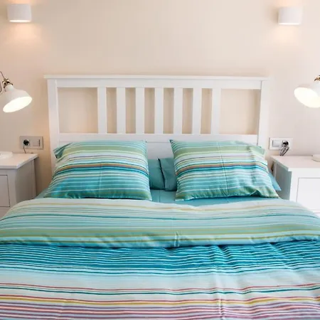 Appartement Seahomes Vacations - Seafront Fenals With Pkg *