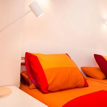 Seahomes Vacations - Seafront Fenals With Pkg Appartement Lloret de Mar