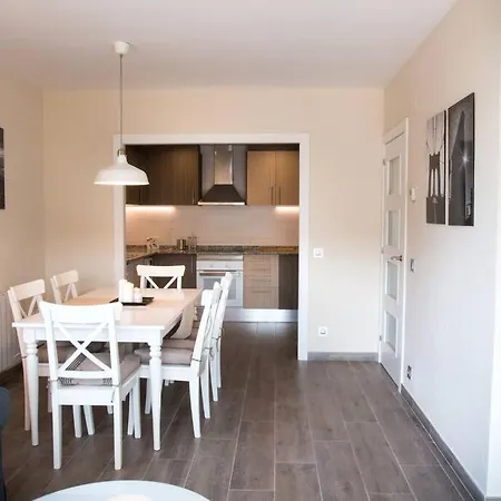 Seahomes Vacations - Seafront Fenals With Pkg Appartement Lloret de Mar