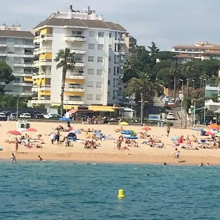 Seahomes Vacations - Seafront Fenals With Pkg * יורט דה מאר