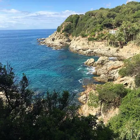 Seahomes Vacations - Seafront Fenals With Pkg Appartement Lloret de Mar